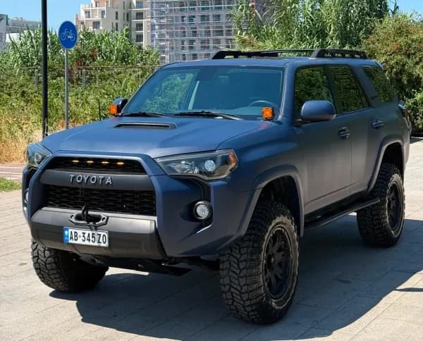 Toyota 4Runner TRD  Offroad SUV 2
