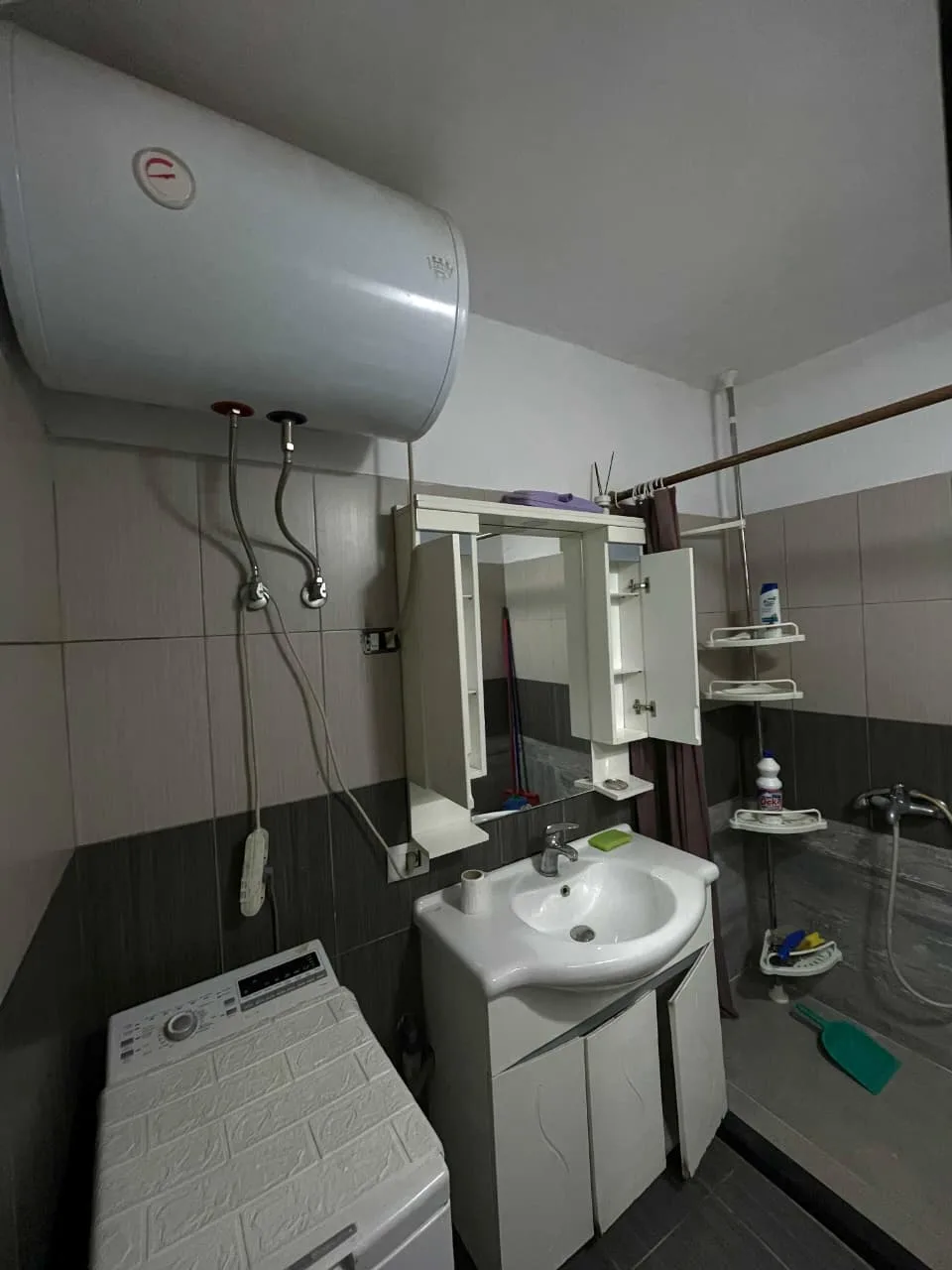 Shitet apartament (1+1), Ali Dem 4