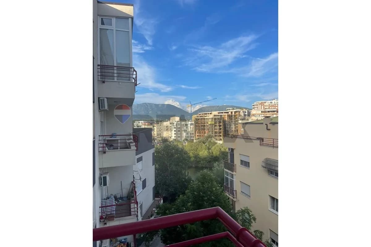 Ofrojme per qira apartment 1+1 ne zonen e liqenit te thate kompleksi Fz. 2