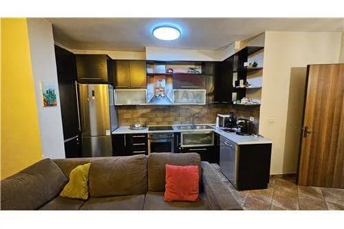 Jepet me qira apartament me qira, buzë unaze, Kodra e Diellit