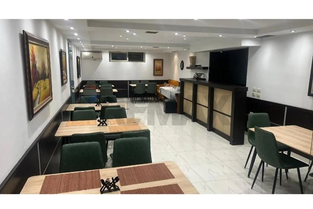 Hotel Për Shitje, 17 Dhoma e vendosur në Komuna e Parisit, Tiranë | Shqipëri